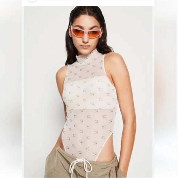 Nike Air Women's All Over Print Mock-Neck Bodysuit Size Small Cream - Picture 13 of 13